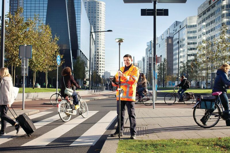 Because the Netherlands is already divided into parcels, new lines are drawn most- ly to split parcels.