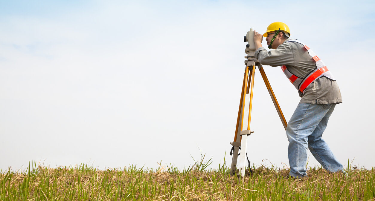 surveying measuring instrument , monitor showing sky and horizon,  civil-engineering - Stock Image - Everypixel